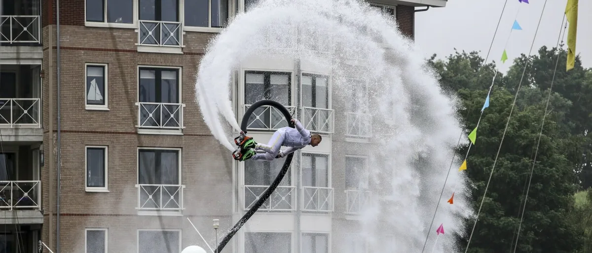 Flyboarding: Létání nad vodou