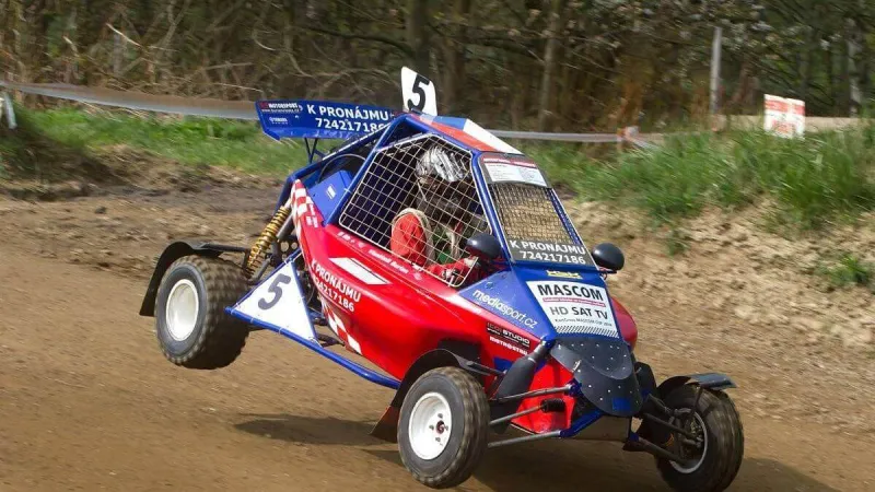 † Jízda v závodní buggy v Sedlčanech - 11 okruhů †