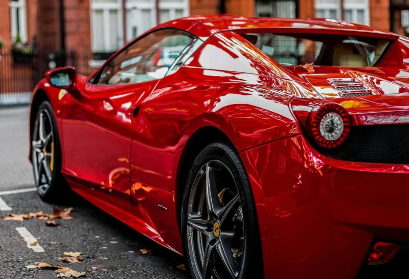 † Jízda ve Ferrari 458 Italia v Brně - 20 min bez paliva †