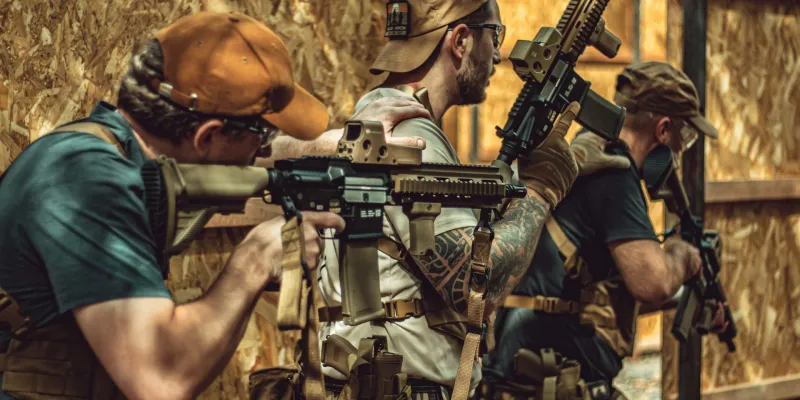 Operator Enlist – V kůži operátora speciálních sil na den