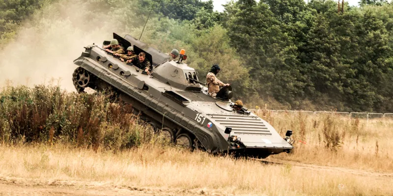 Řízení obrněného transportéru BVP 1