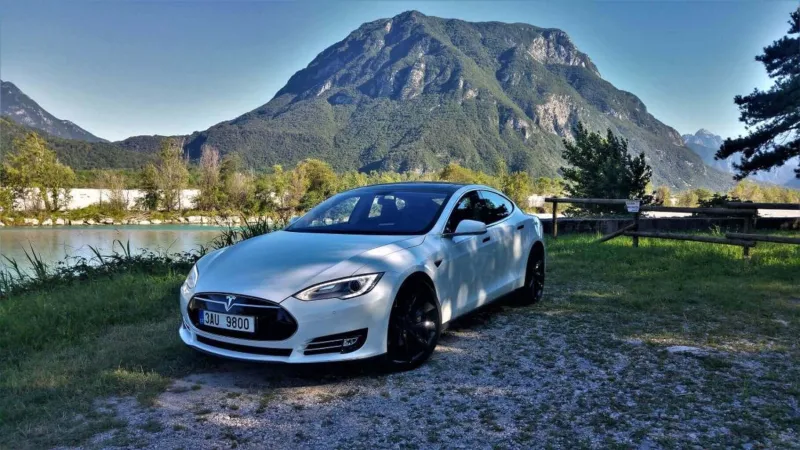 Řízení Tesla Model S