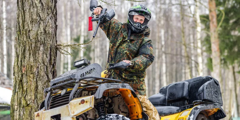 Paintballová bitva a jízda na čtyřkolce