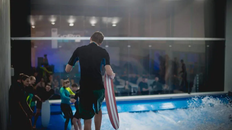† Nauč se surfing na trenažeru pro 2 osoby 60 minut †