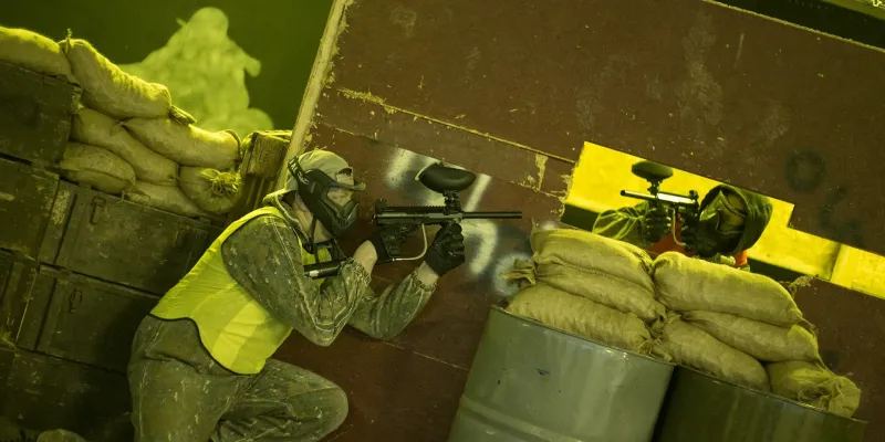 Paintball v unikátním prostoru s neomezenou municí pro 2 osoby