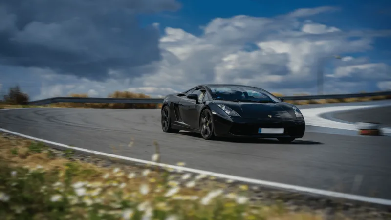 † Jízda v Lamborghini Huracán LP610 v Brně - 40 min s palivem †