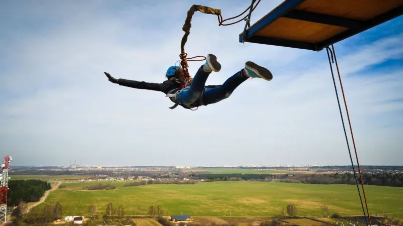 † Bungee jumping z televizní věže v Harrachově pro 5 osob †