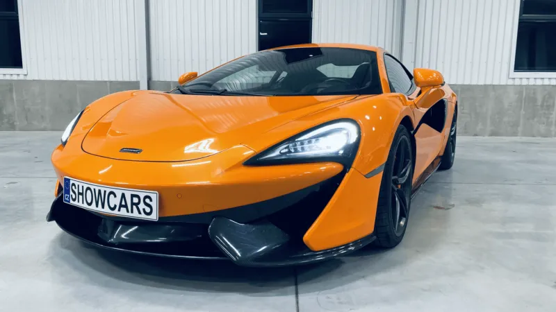 † Super jízda v McLaren 570S 20 minut včetně pohonných hmot †