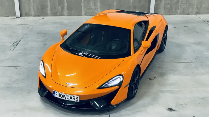 † Super jízda v McLaren 570S 40 minut včetně pohonných hmot †