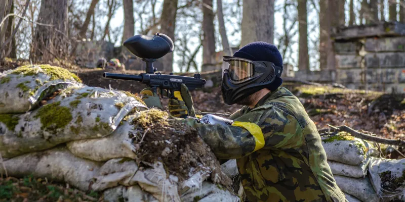 Paintball: hra v terénu pro 2 osoby