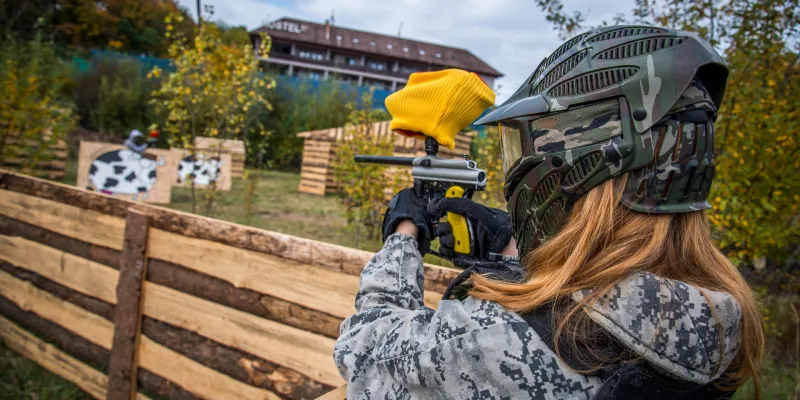 Paintball: hra v terénu pro 3 osoby