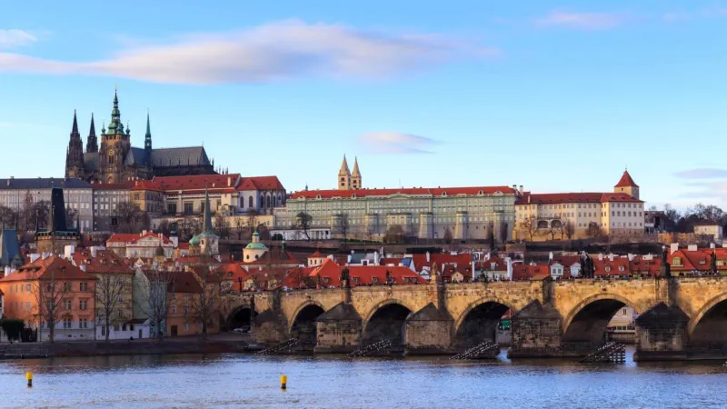 Vyhlídková plavba po Vltavě s výkladem pro tři